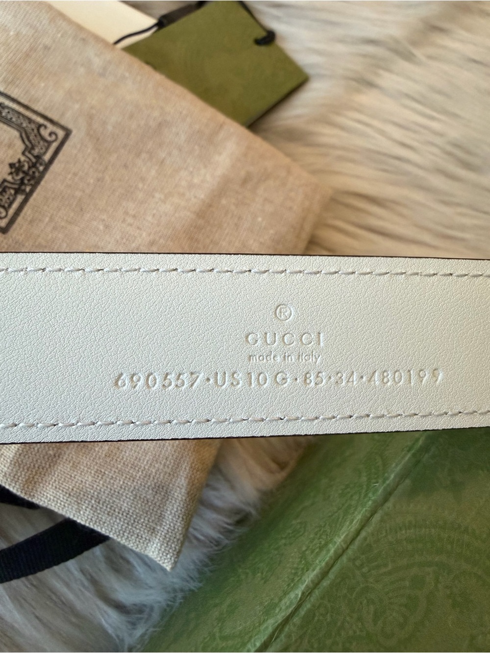 Gucci White Leather Belt with Gold Double G Buckle - Picture 11 of 11